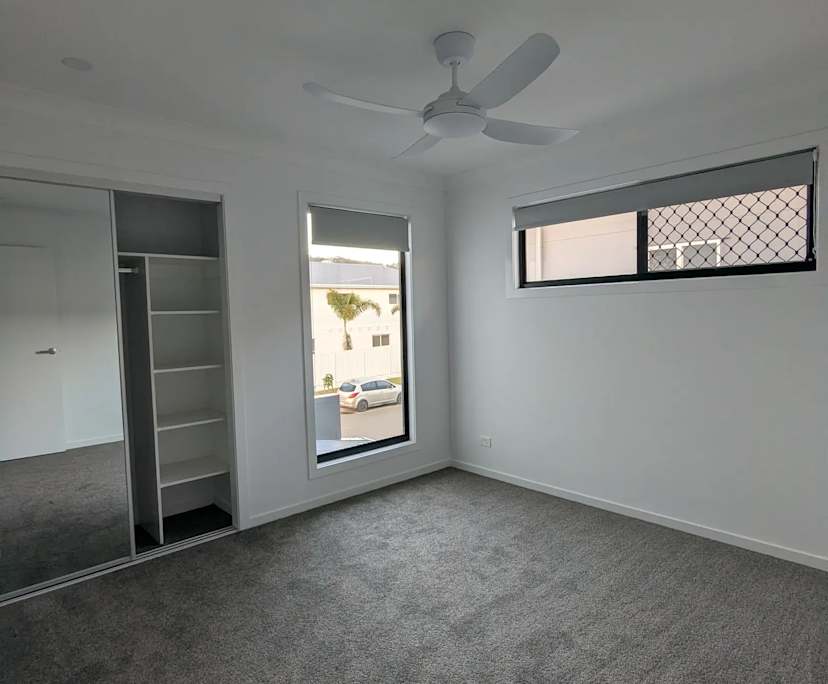 Room in a share house