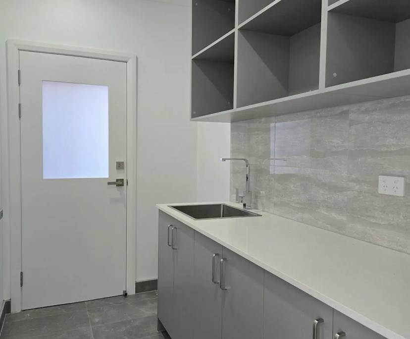 $350, Homestay, 4 bathrooms, Campbelltown NSW 2560