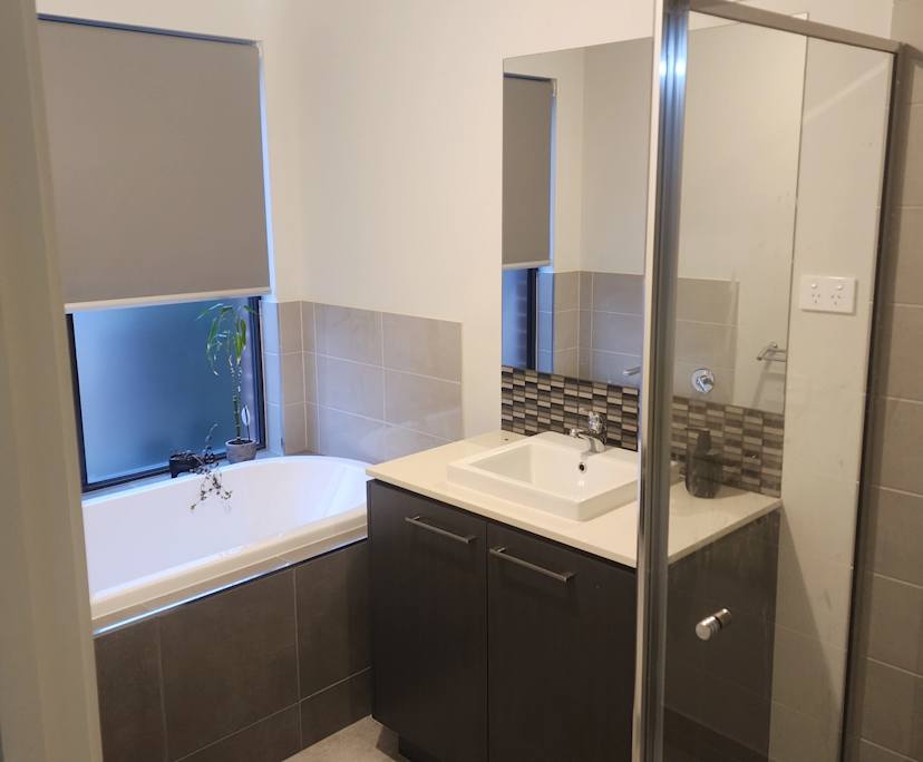 $300, Share-house, 4 bathrooms, Pakenham VIC 3810