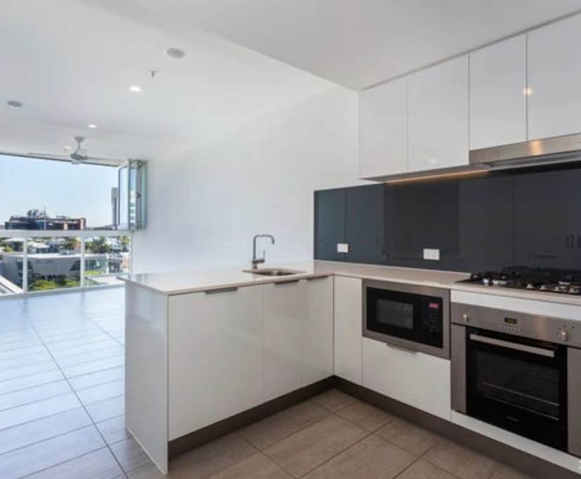 Furnished room with ensuite in a flatshare