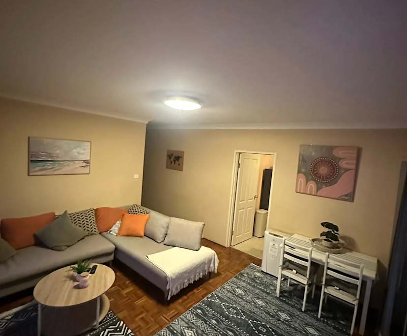 Furnished room in a flatshare