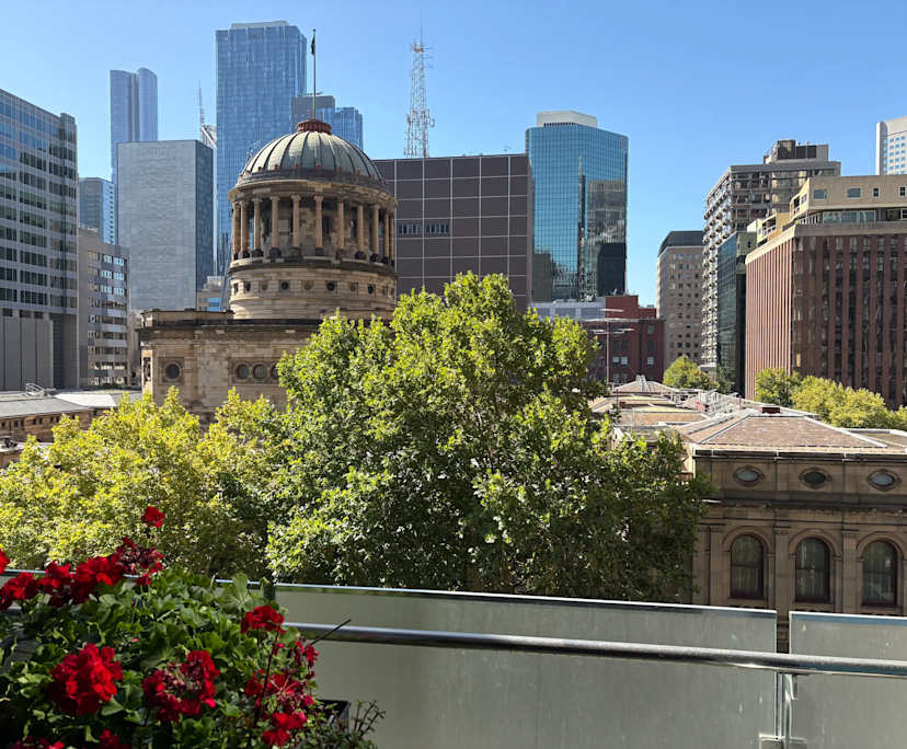 Furnished room in a flatshare