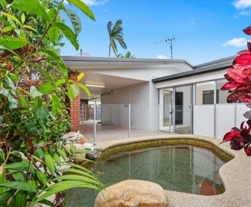 Room for Rent in Edge Hill, Cairns 250, Furnished...