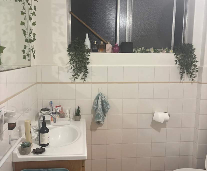 Unfurnished room in a share house