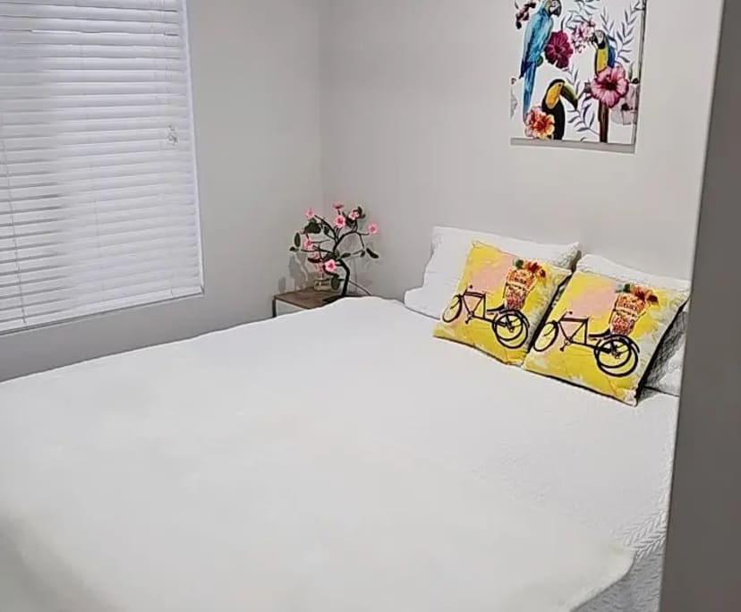 Furnished room in a share house