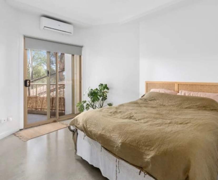 Unfurnished room with own bathroom