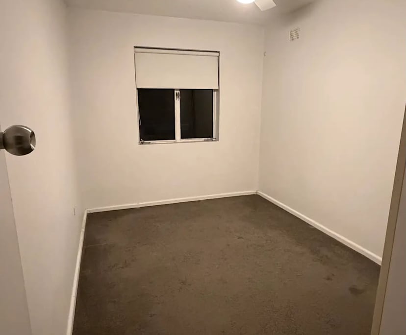 Unfurnished room in a flatshare