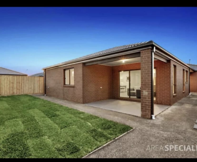 Room for Rent in Clyde North, Melbourne 190, Furn...