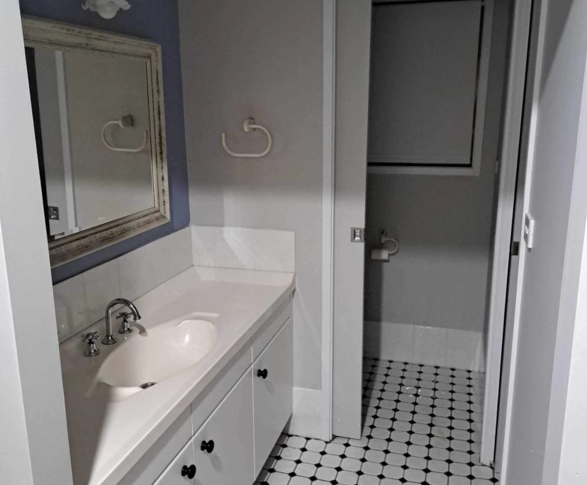 Unfurnished room in a share house