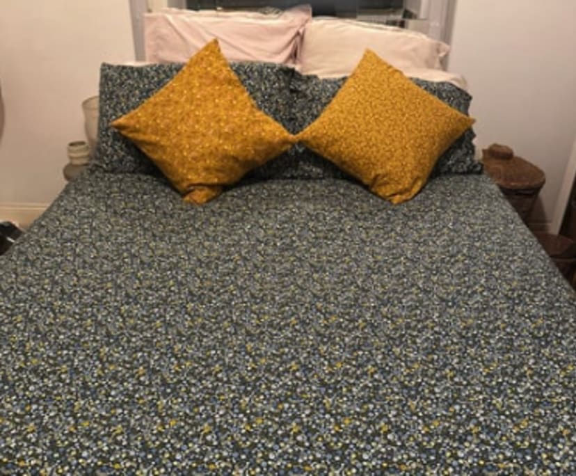 One Bed Flat for Rent in Camperdown, Sydney 375,