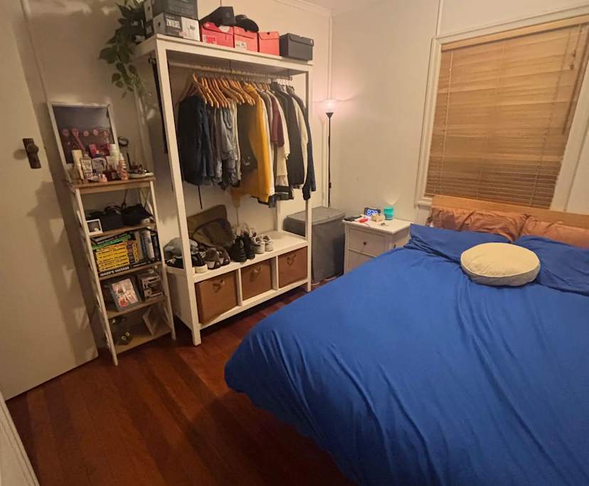 Room in a share house