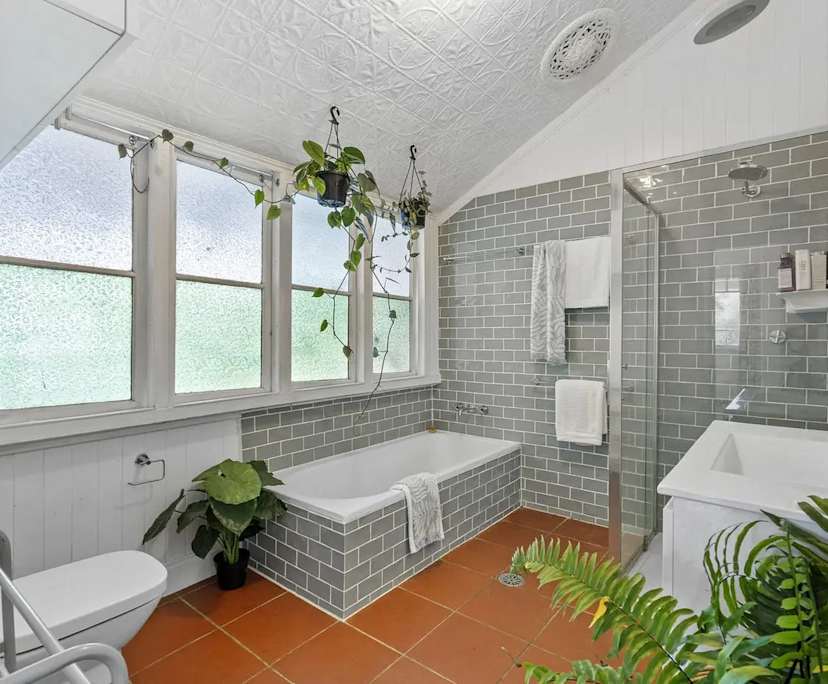 Room in a share house