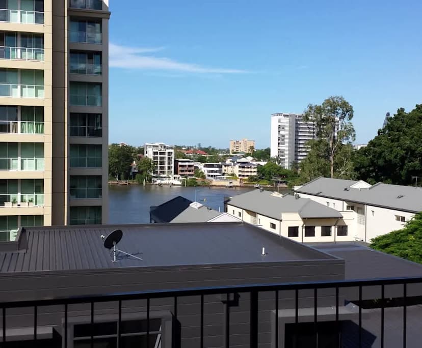 $235, Student-accommodation, 4 bathrooms, Kangaroo Point QLD 4169