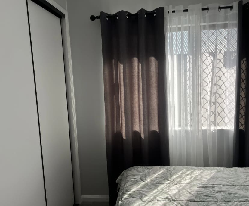 Room in a share house