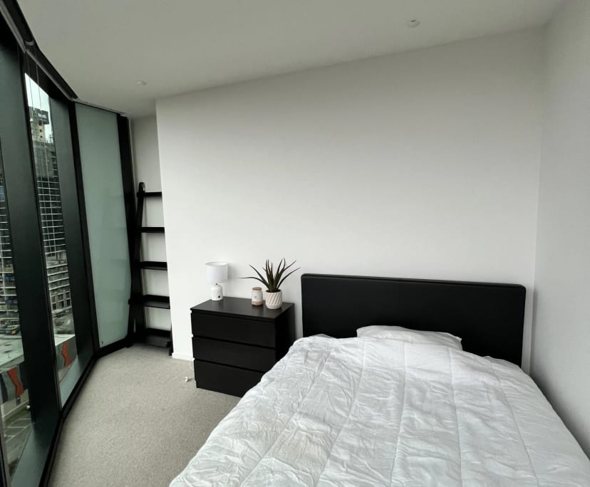 Furnished room in a flatshare