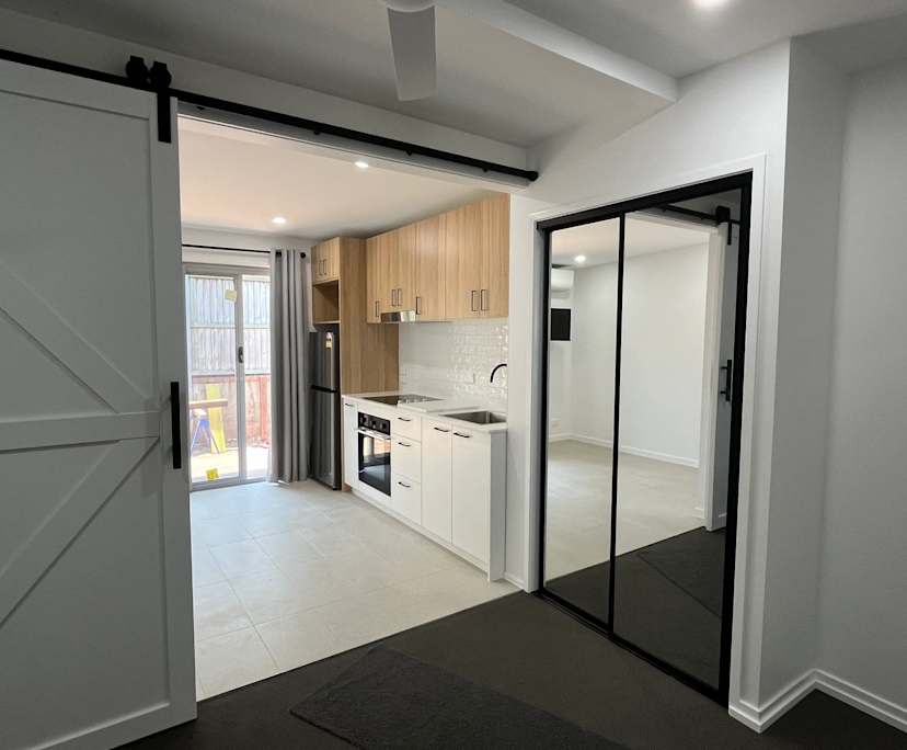 $525, 1-bed, 1 bathroom, Oxley QLD 4075