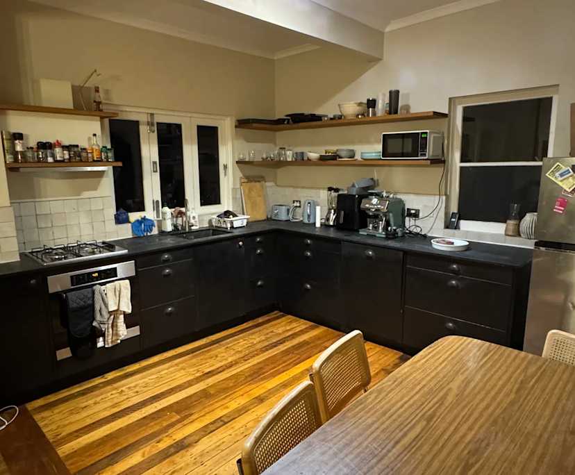 Furnished room in a flatshare