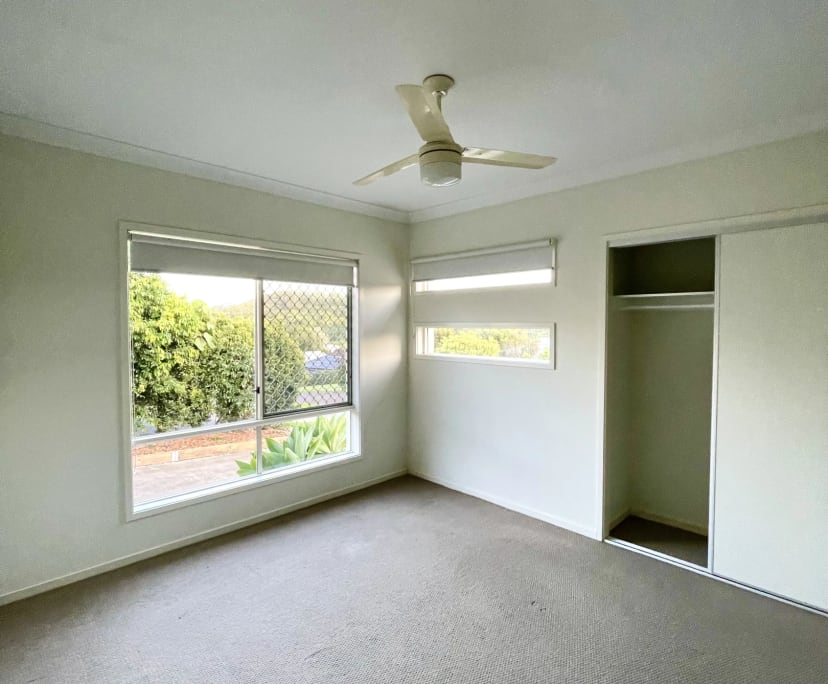 Room for Rent in Nambour, Sunshine Coast 220, Unf...