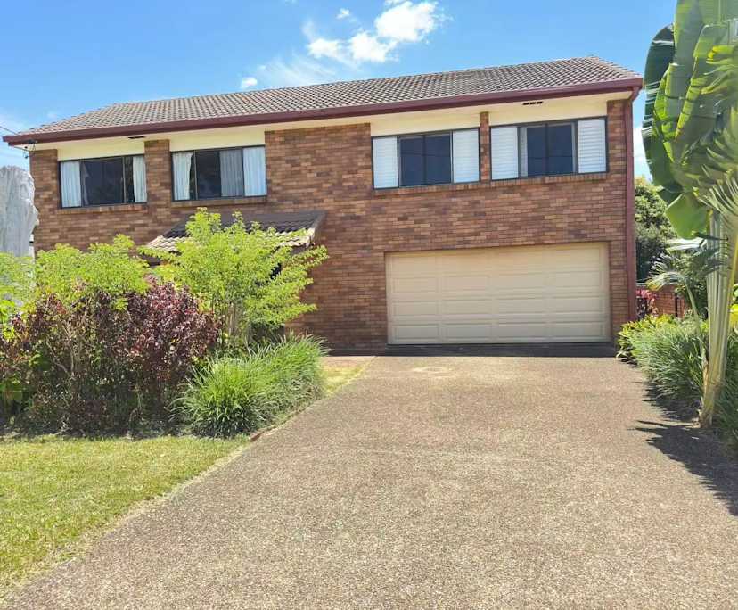 $350, Whole-property, 5 bathrooms, Southport QLD 4215
