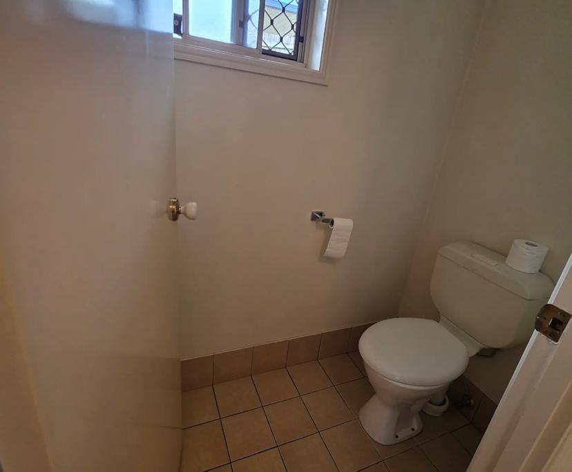Unfurnished room with own bathroom