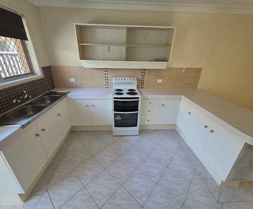 $1,100, Whole-property, 3 bathrooms, Miami QLD 4220