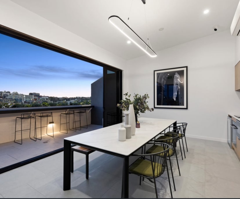 $370, Flatshare, 2 bathrooms, Windsor QLD 4030