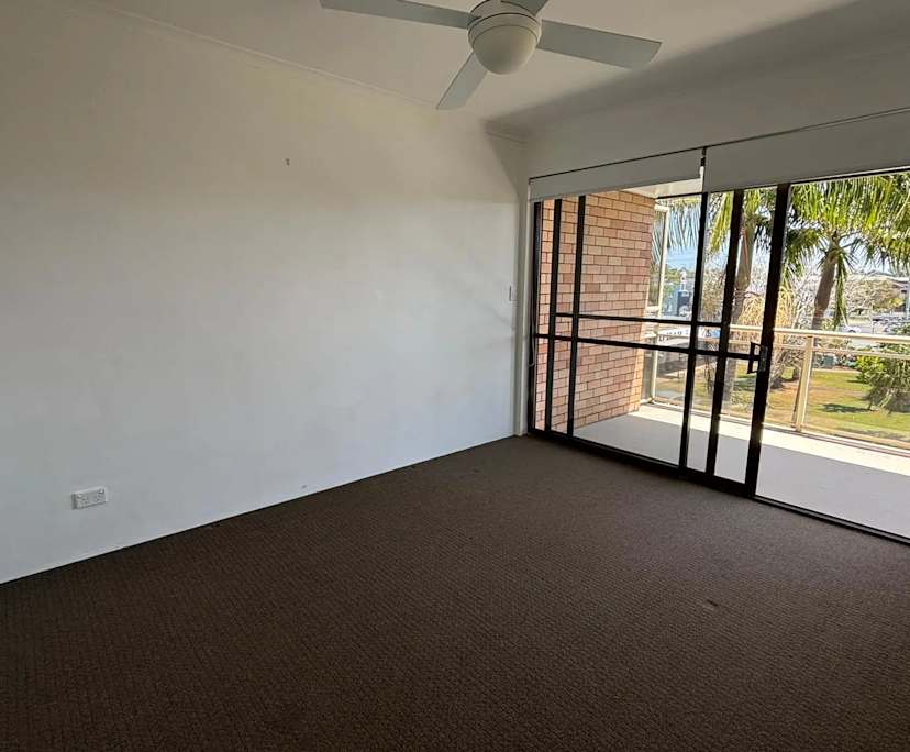 Unfurnished room in a flatshare