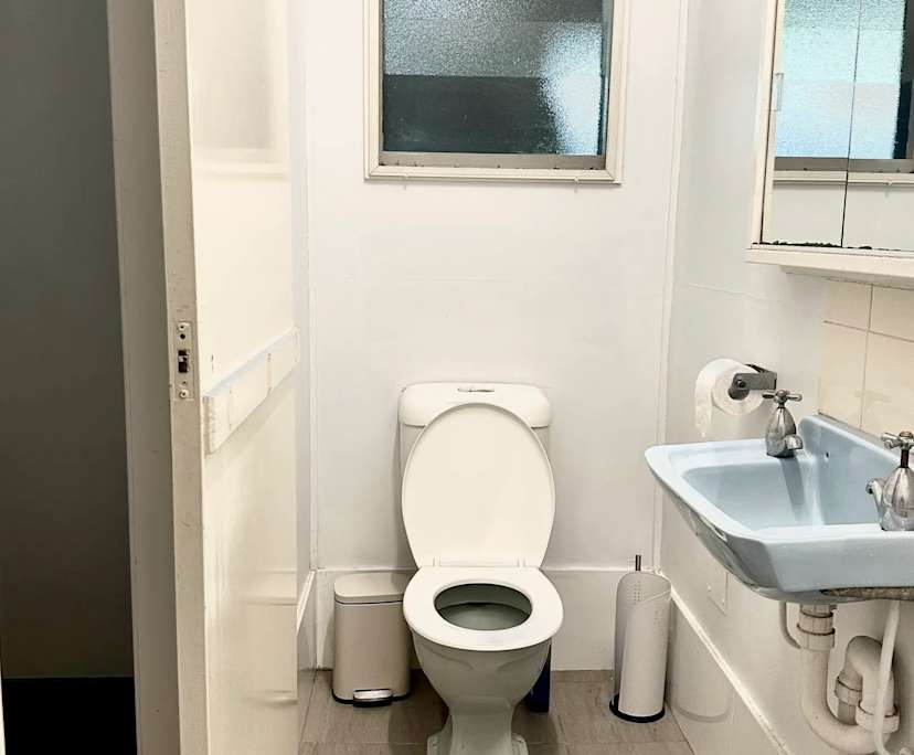 $490, Granny-flat, 2 bathrooms, Carool NSW 2486