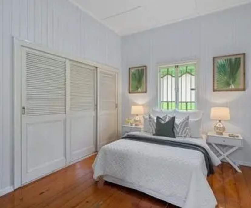 Room in a share house