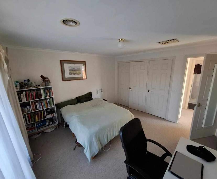Unfurnished room in a share house