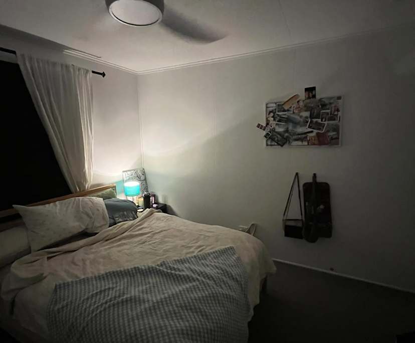 Room in a share house