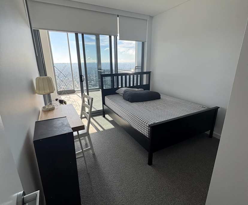 Furnished room in a flatshare