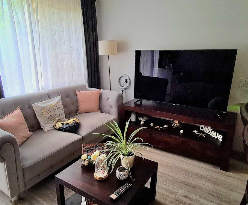 Furnished room in a flatshare