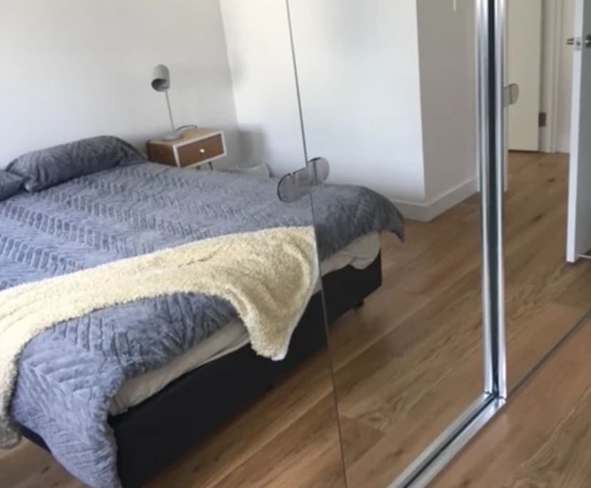 Furnished room in a flatshare