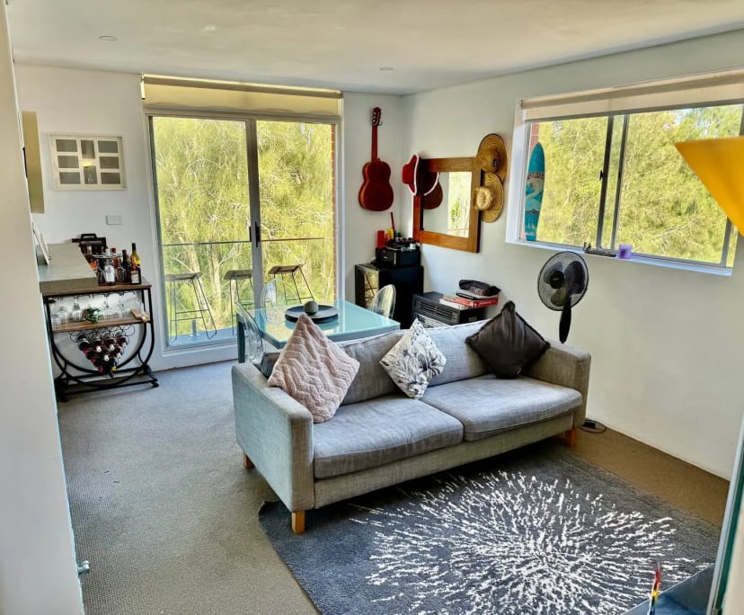 Furnished room in a flatshare