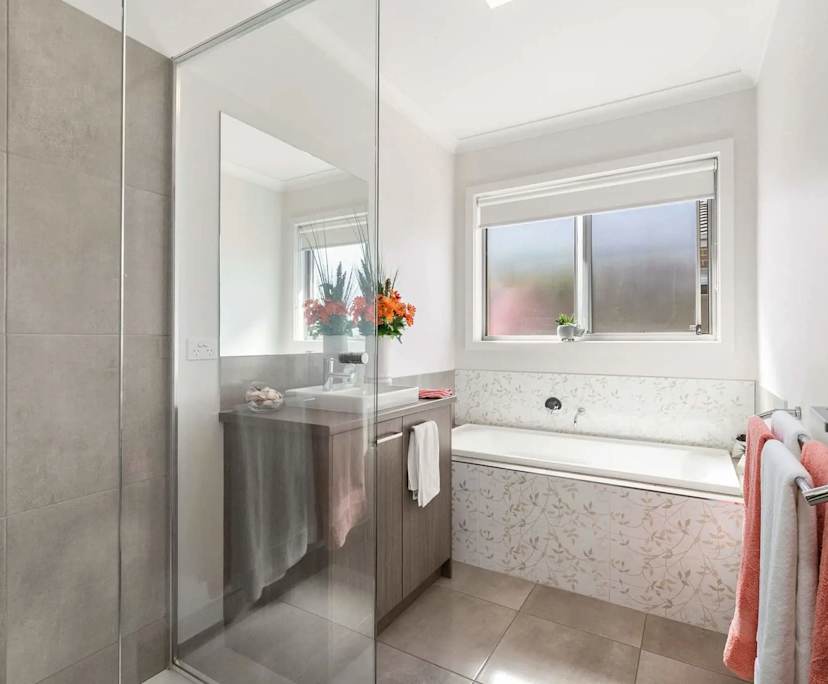 $230, Share-house, 4 bathrooms, Lucas VIC 3350