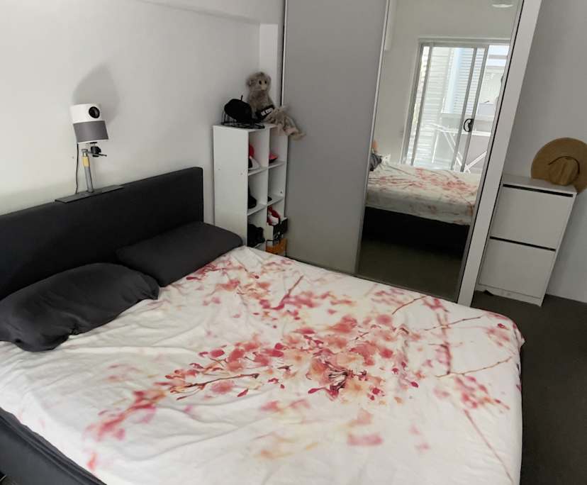 Furnished room with ensuite in a flatshare