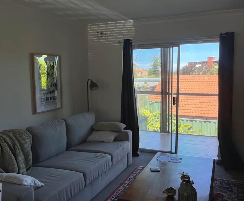 Furnished room in a flatshare