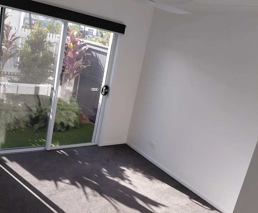 Unfurnished room with own bathroom