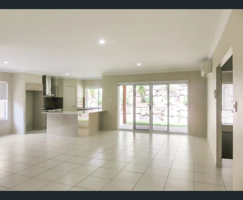 $350, Share-house, 4 bathrooms, Ormeau Hills QLD 4208