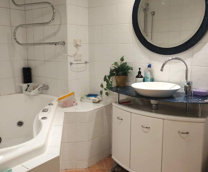 $350, Flatshare, 2 bathrooms, Potts Point NSW 2011