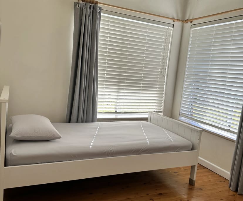Furnished room in a flatshare