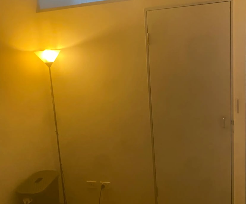 Unfurnished room in a flatshare