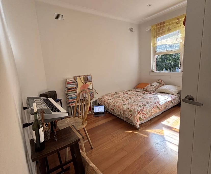 Furnished room in a flatshare