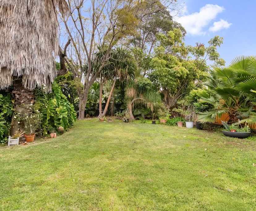 $1,200, Whole-property, 4 bathrooms, Woodlands WA 6018