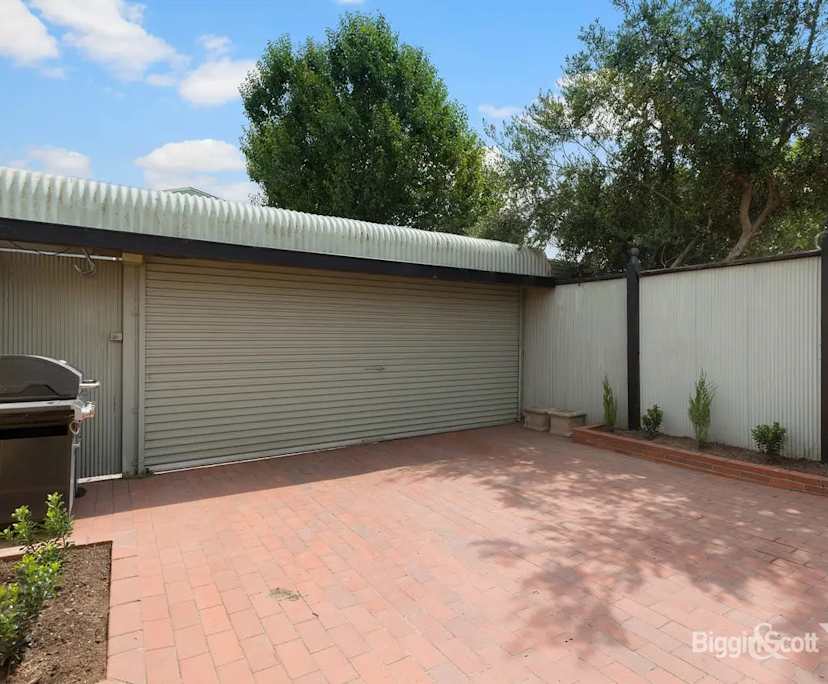 $923, Whole-property, 2 bathrooms, Abbotsford VIC 3067