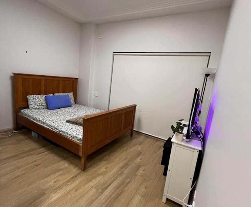 Furnished room with own bathroom