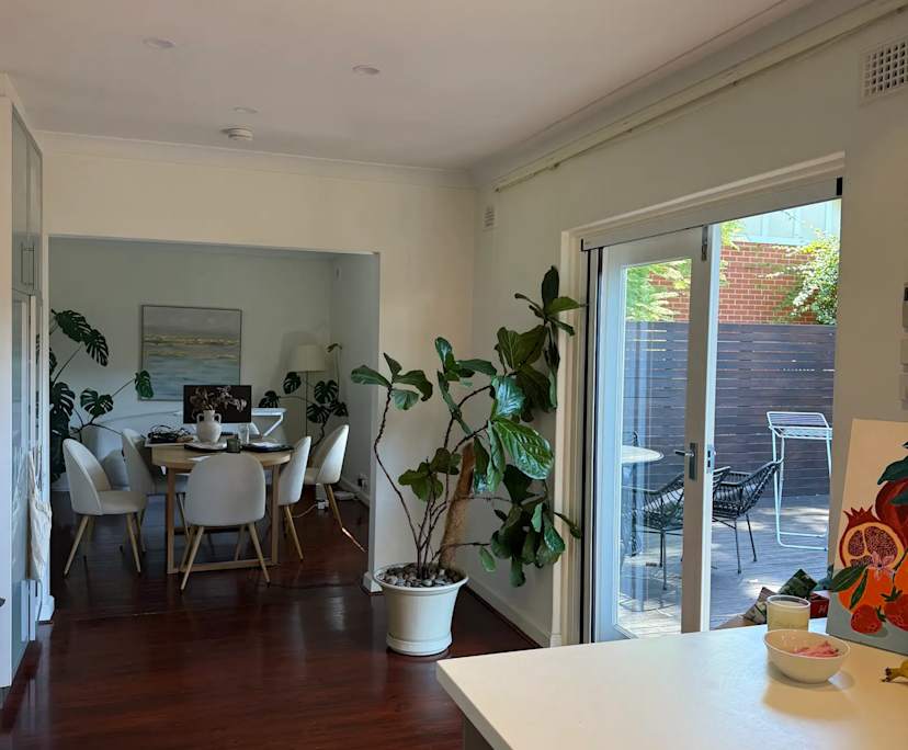 Room in a share house