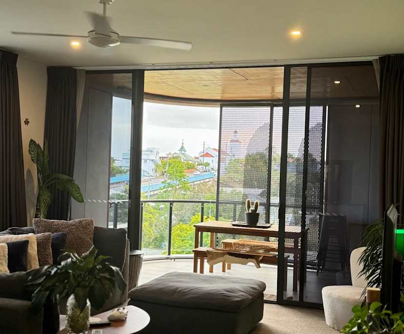Unfurnished room with own bathroom