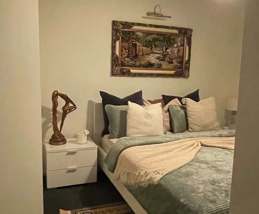 Furnished room in a share house